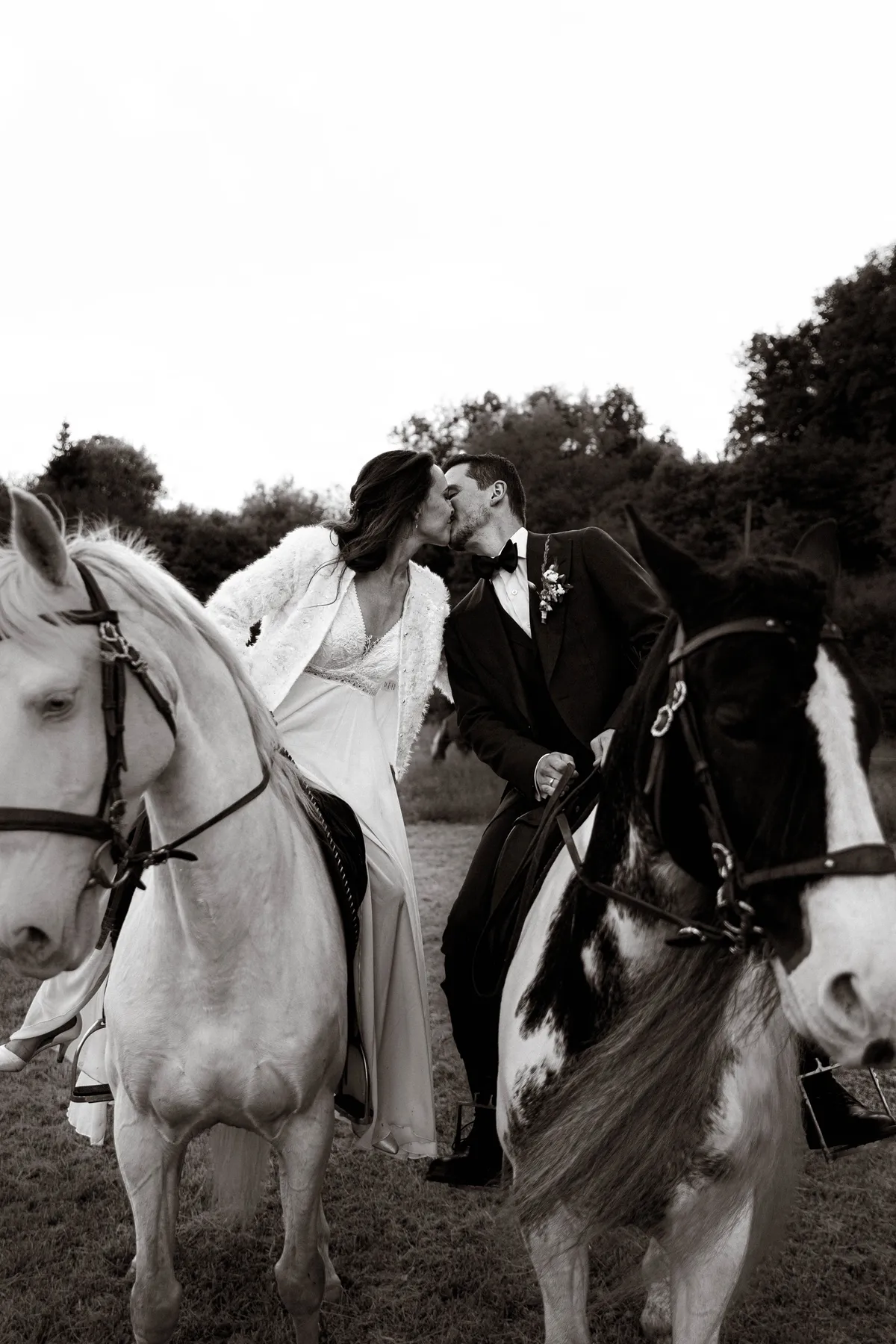 mariés-couple-chevaux