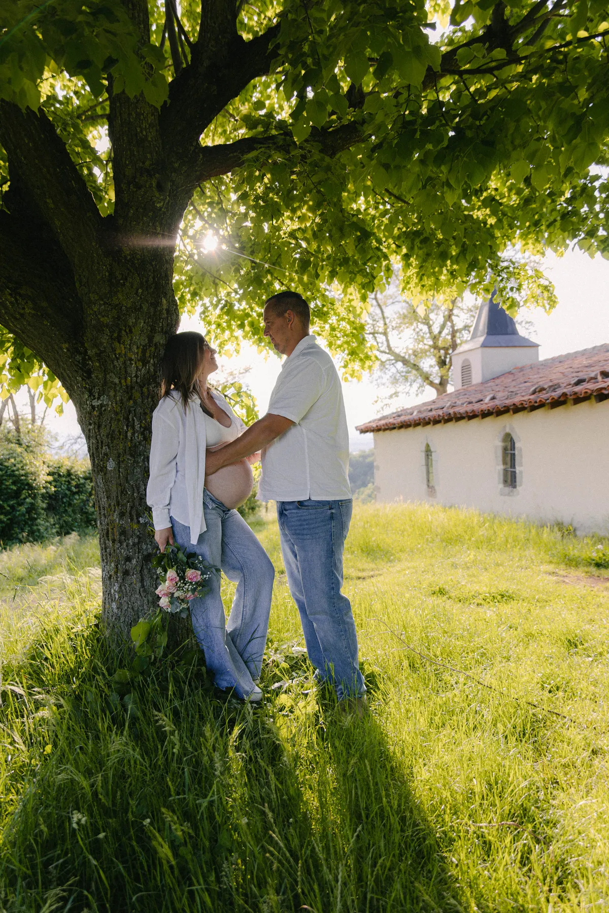 couple-grossesse-nature-chapelle
